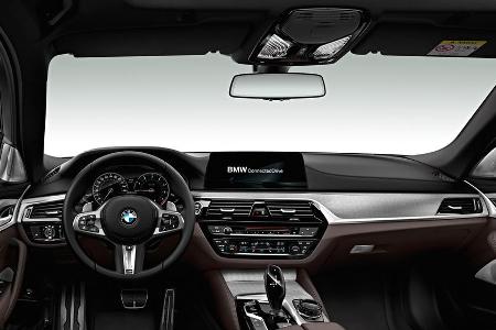 Luxuriöses Cockpit mit sportlicher Attitüde