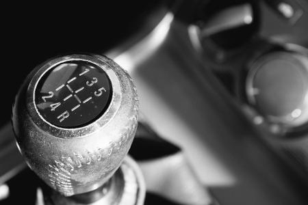 ...früh hochzuschalten. In der Stadt ist oft der fünfte Gang schon möglich. Obwohl viele denken, dass maximal der dritte dri...