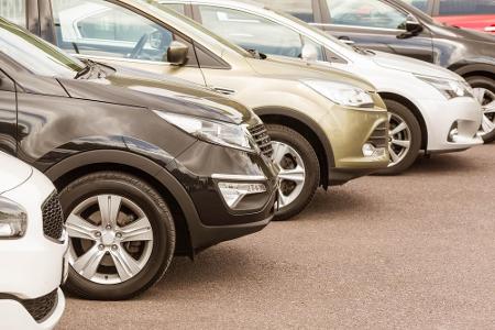 Ein neuer Wagen könnte auch eine Alternative sein. Denn bei älteren Autos sind die Motoren oft 