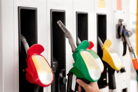 Und zu guter Letzt: Suchen Sie sich Tankstellen, die günstig sind. Doch der Umweg sollte nicht zu weit sein.