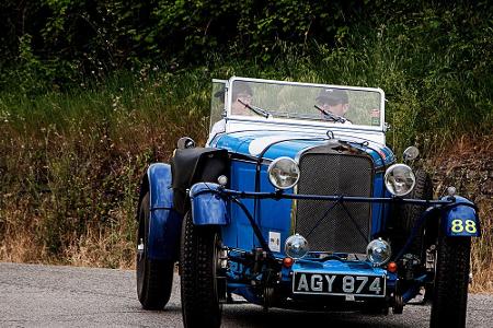 Heute lassen es die Teilnehmer deutlich ruhiger angehen, so wie dieser Talbot aus dem Jahre 1933. Dieses Jahr geht die Mille...