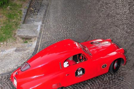 Die Strecke führte und führt grob gesagt vom norditalienischen Brescia an der Adria gen Rom und dort an der Westküste wieder...