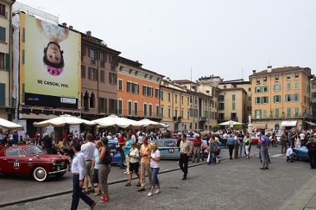 Man genießt das Bad in der Menge. Motorsport light zum Anfassen.