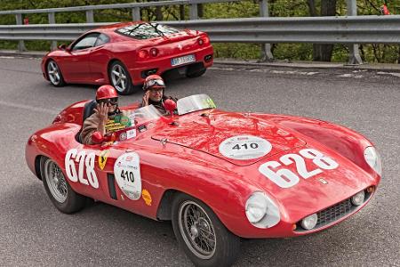 Opa trifft Enkel: Ferraris unter sich.