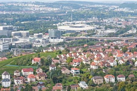 Okay, so viele Menschen wohnen in Stuttgart (noch) nicht. Das schwäbische Metropölchen im Ländle ist dennoch die Stau-Haupts...