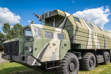 Ein extra-großer Truppentransporter, der ebenfalls für schweres Gelände geeignet ist.