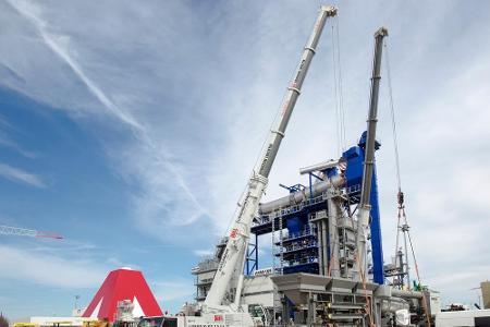 Die Dimensionen bestimmter Ausstellungsstücke sprengen fast den Bildrahmen.