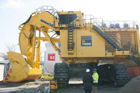 Groß wie ein Haus, nur ein wenig mobiler: ein Riesenbagger.