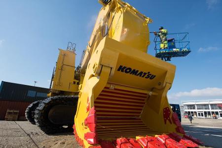 Ein Auto passt hier locker rein, oder?