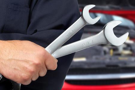 Oft brauchen Sie gar keine groben Schraubenschlüssel, um bestimmte Wartungsarbeiten an Ihrem Fahrzeug erledigen zu können. W... Oft brauchen Sie gar keine groben Schraubenschlüssel, um bestimmte Wartungsarbeiten an Ihrem Fahrzeug erledigen zu können. W...
