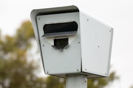 Dieser Blitzer in Melbourne in Australien hat durchaus Ähnlichkeit mit einem Vogelkasten.