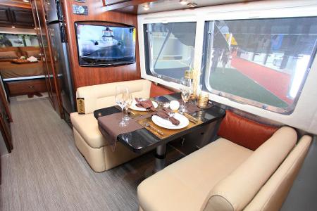 Dinner im Caravan? Warum nicht. Platz gibt es genug.