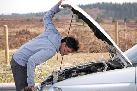 Der Motor streikt, ein Reifen ist defekt oder der Sprit ist alle - es gibt viele Gründe auf dem Seitenstreifen einer Autobah...