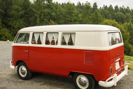 Den VW-Bus nutzen Familien und Firmen - als Lastesel oder als Mini-Wohnwagen. Die ersten Modelle haben eines gemeinsam: Heck...