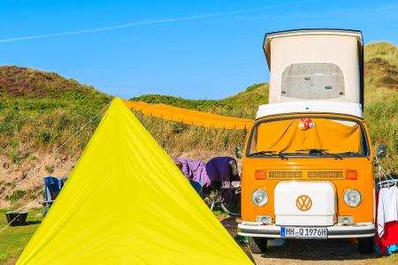 Modell T2 kam 1967 auf den Markt und wurde bis 1979 produziert. Auch er wurde gerne und oft als Grundmodell für Campingbusse...