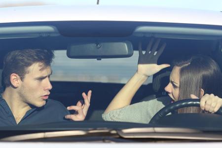 Das hat wohl schon jeder Autofahrer am eigenen Leib erfahren: Der Beifahrer hat den Fahrstil kritisiert. 52 Prozent der Befr...