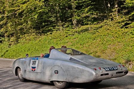 Bei diesem Fahrzeug handelt es sich um den Autobleu 750 MM, der damals von einem Porsche-Motor mit 70 PS betrieben wurde. Da...