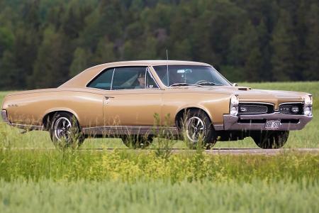 Es ist ein Pontiac Tempest aus dem Jahre 1966. Der Tempest wurde von 1961 bis 1970 in drei Generationen produziert. Insgesam...