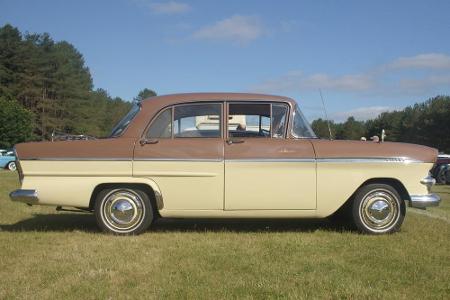 Bei dem Modell handelt es sich um einen Vauxhall Victor. Einige Jahre war es das am meisten exportierte Auto Großbritanniens...