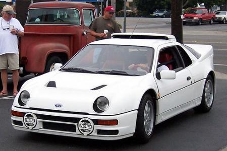 Der Ford RS200 wurde ausschließlich für den Motorsport entwickelt. Rund 150 Fahrzeuge wurden fertiggestellt. Die Angaben zur...