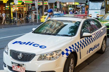 Australien hat eigentlich keine eigenen Automarken. Holden, wie im Bild zu sehen, ist eine Tochterfirma von General Motors. ...