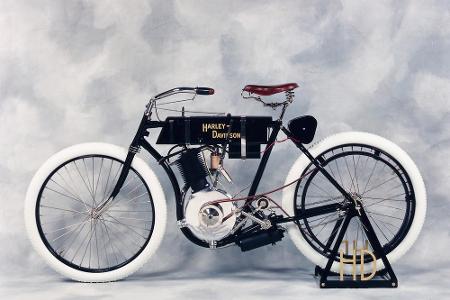 Das erste Motorrad von Harley-Davidson glich mehr einem Fahrrad. Die 