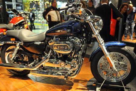 Die XL1200 Sportster ist der Verkaufsschlager bei Harley-Davidson. Aktuell gibt es acht Varianten davon, die seit 2014 auch ...