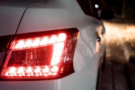 Platz 5 - Dauerbremser: 27 Prozent der Befragten können diesen Fahrtyp nicht ausstehen. Ohne einen ersichtlichen Grund zu br...