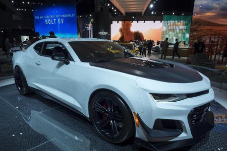 Der Chevrolet Camaro ZL1 1LE ist ein echtes Highspeed-Monster. Ob er aber auf deutschen Straßen jemals fahren wird, ist frag...