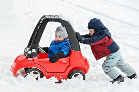 Teil zwei von: Wer sein Auto liebt, der schiebt. Und das Geschwisterchen hat auch was davon. Beachtlich ist der Überrollbüge...