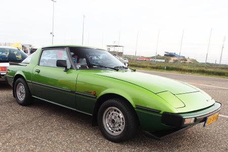 Von einer speziellen Maschine wird der Mazda RX-7 angetrieben, den es seit Ende der 1970er Jahre gibt: Ein Wankelmotor sorgt...