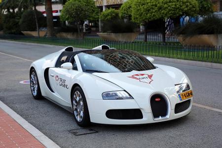 Im Jahre 2010 erhielt der Bugatti Veyron 16.4 Super Sport als schnellstes Serienfahrzeug der Welt einen Eintrag ins Guinness...