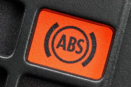 ABS: Das Anti-Blockier-System sorgt dafür, dass Ihr Wagen bei einer Vollbremsung noch lenkbar bleibt.