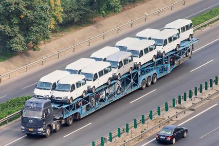 Die Verkehrsgesetze in Deutschland sind streng. Besonders hinsichtlich der Beladung eines Fahrzeugs sind die Regeln rigoros ...