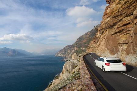 Wer mal eine Reise nach Südafrika macht, muss unbedingt den Chapman's Peak Drive bei Kapstadt fahren.