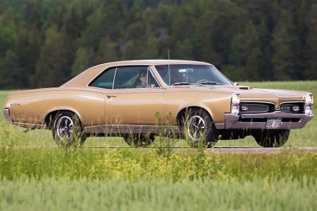 Mitte der 60er stellte Pontiac den GTO vor. Bei diesem Modell handelte es sich um kleinere, leistungsstarke Fahrzeuge, die e...