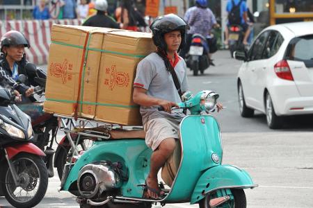 Wenn Sie denken, dass diese Vespa voll beladen ist, dann werden Sie die nächsten Bilder überraschen.