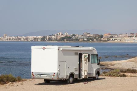 Für Sparfüchse ist neben Portugal auch Spanien gut geeignet. Auf der iberischen Halbinsel sind die Campingplätze im Schnitt ...