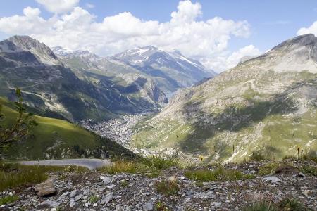 Der höchste überfahrbare Gebirgspass der Alpen ist der Col de l'Iseran in Frankreich. Dieser liegt 2.764 Meter über dem Meer...