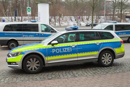 Was für die Polizei gut ist, müsste doch auch für die Kanzlerin in Ordnung sein. Von wegen. Der VW Passat landet auf Platz s...