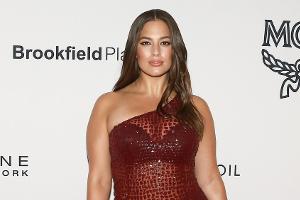 So heißen die beiden: Ashley Graham teilt erstes Bild der Zwillinge
