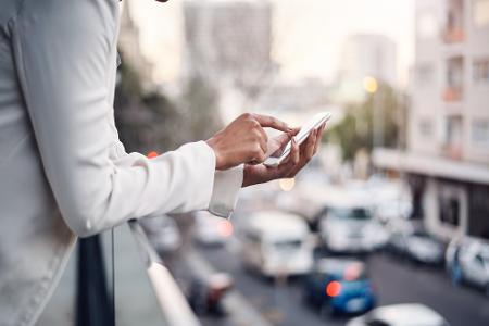 Der Wäsche-Fall: Die Wäsche eben schnell auf dem Balkon eines Hochhauses aufzuhängen, bekam dem iPhone überhaupt nicht, weil es aus dem 10. Stock herunterfiel.