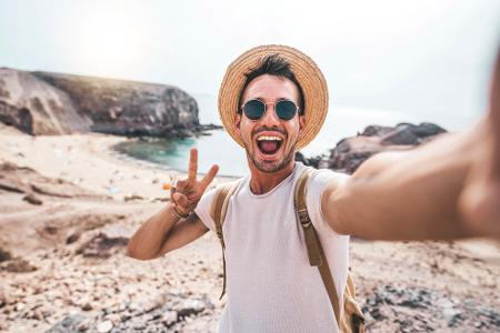 Der Junggesellen-Fall: Ein Junggesellenabschied auf Mallorca bekam einem iPhone gar nicht gut. Der „Zukünftige“ vergaß nämlich sein iPhone aus der Tasche seiner Badehose zu nehmen, bevor er sich im Meer abkühlte.