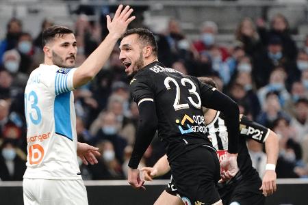 Etwa ein Dreivierteljahr ist der Horror-Abstieg des FC Schalke 04 her. Dem Total-Umbruch im letzten Sommer fielen rund 30 Spieler zum Opfer, die in anderen Vereinen ihr Glück suchten. Wo spielen Mark Uth, Amine Harit oder Suat Serdar jetzt? Was wurde aus Matthew Hoppe, Sead Kolasinac oder Shkodran Mustafi? Wir geben einen ausgewählten Überblick: