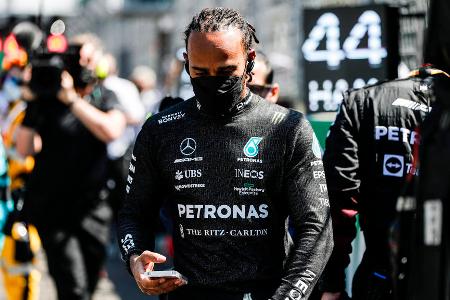 59 Mal sicherte sich Hamilton in seiner Formel-1-Karriere die schnellste Runde, Schumacher hingegen trug sich ganze 77 Mal als Schnellster ein. Diesen Wert dürfte Hamilton 2022 also noch nicht knacken.