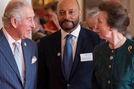 Prinz Charles: Erster öffentlicher Auftritt nach Corona-Isolation Prinz Charles: Erster öffentlicher Auftritt nach Corona-Isolation