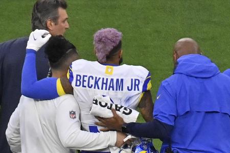 Der frühe Schock für die Rams: Superstar Beckham Junior, der den ersten Touchdown des Spiels setzt, hat sich am Knie verletzt und kann nicht weiterspielen.