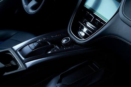 Aston Martin DBX707
