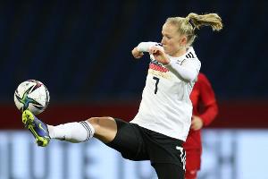 Zu lange im Tunnel: Schüller erklärt nervösen Trikot-Check