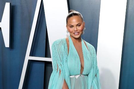 Chrissy Teigen: 